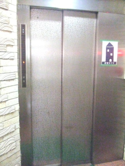 第一シャンボールビル エレベーター