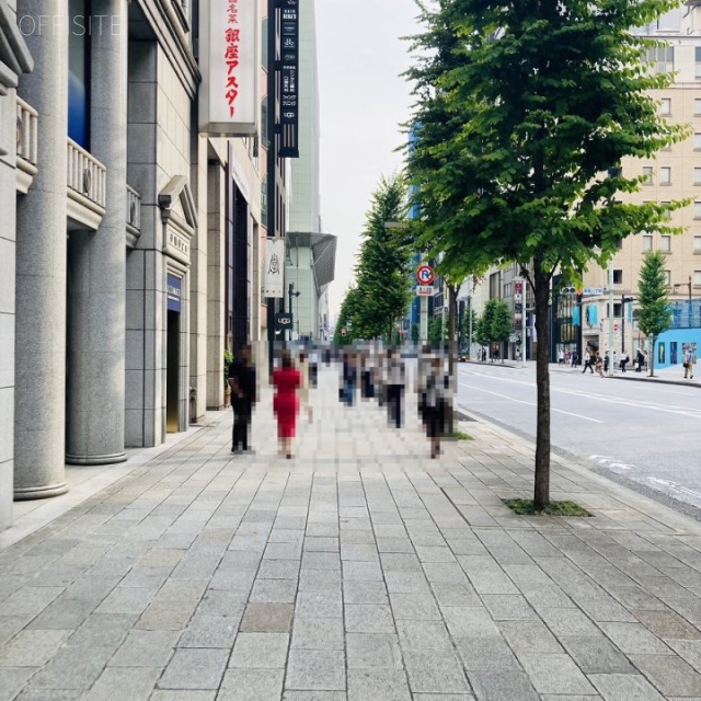 KIRARITO GINZA ビル前面歩道