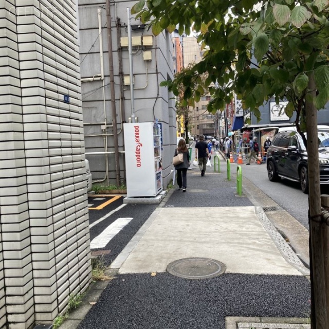 VORT三田 前面歩道
