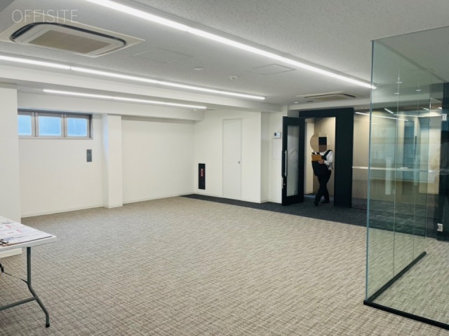 東八重洲プレイス　内装