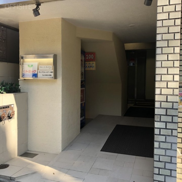 ストーク森山ビル エントランス