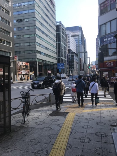 坂田ビル ビル前面道路