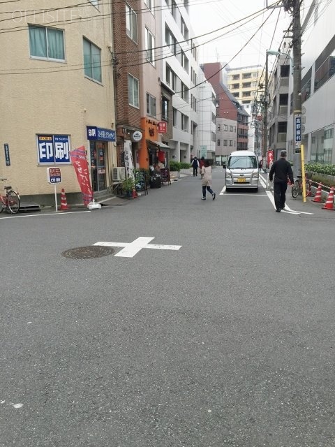 1-8-15ビル ビル周辺道路