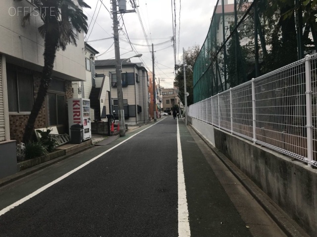 藤清ビル ビル前面道路