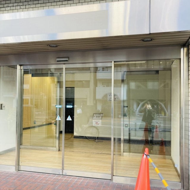 飯田橋東日本ビル(TKPスター貸会議室 飯田橋4丁目) エントランス