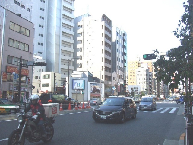 コアビル ビル前面道路
