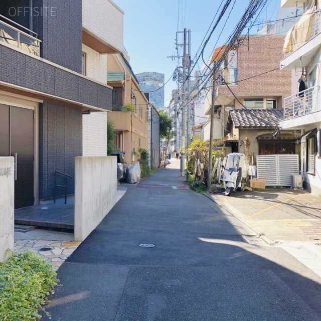 神宮前登喜和ビル ビル前面道路