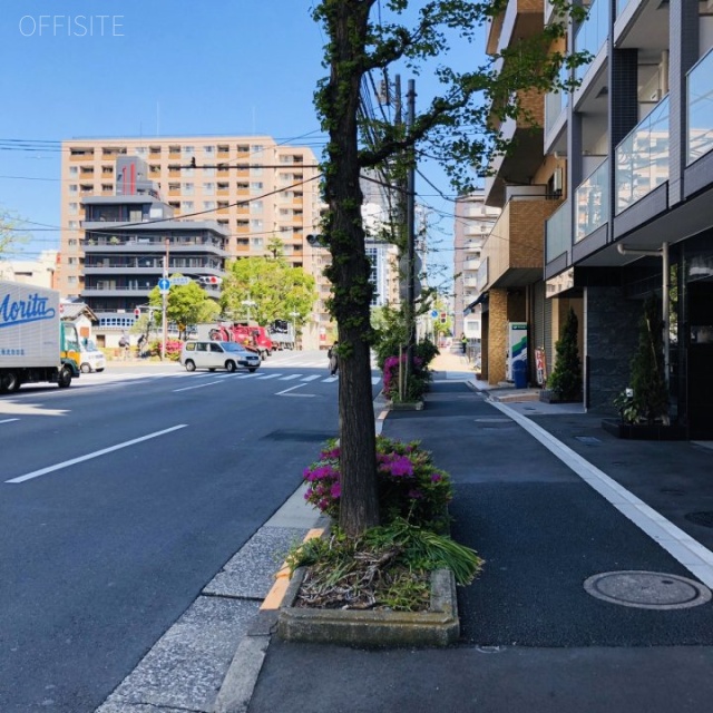 広部ミヤケビル ビル前面道路