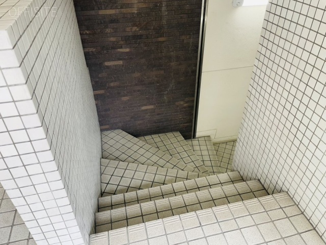 本郷七番館　階段