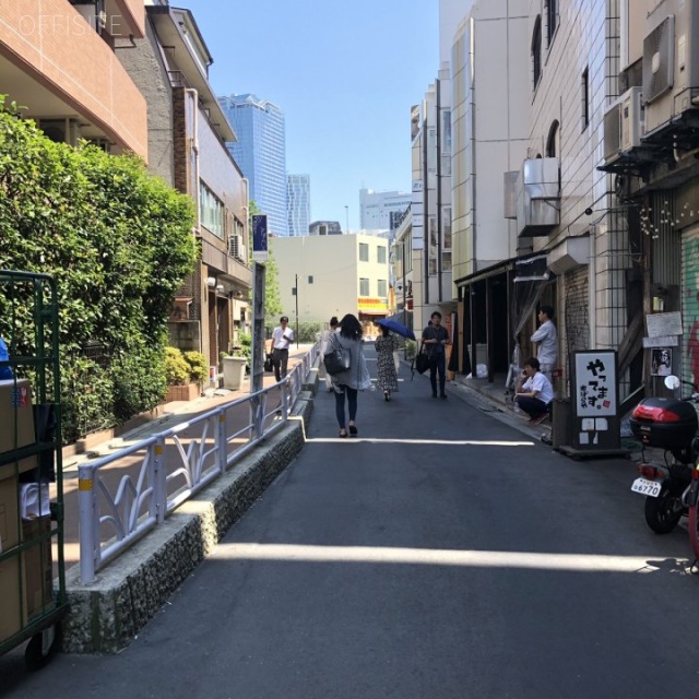 WHARF渋谷宇田川町 ビル前面道路
