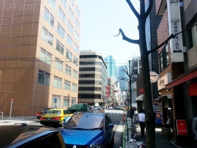 染谷ビル ビル前面道路
