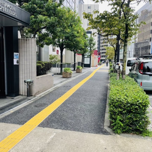 芝公園トーセイビル 前面歩道