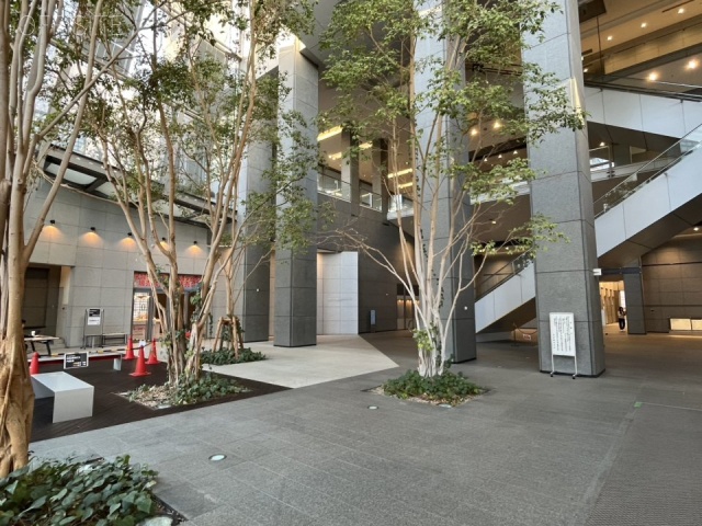 日石横浜ビル エントランス