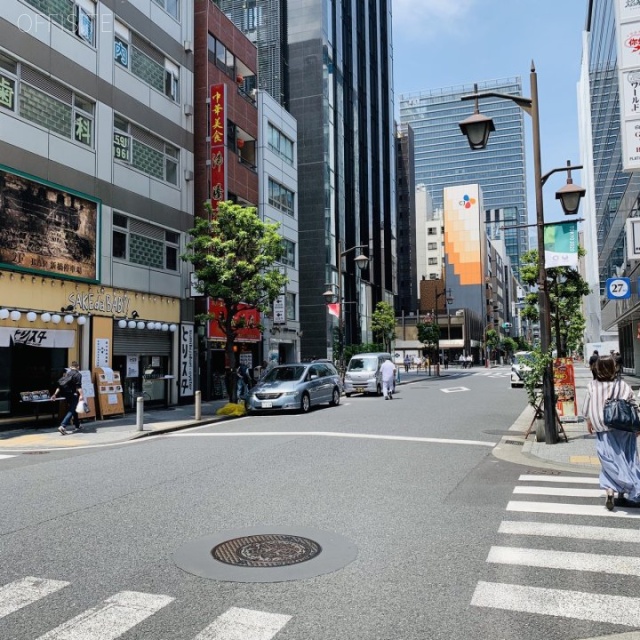 新橋862ビル ビル前面道路