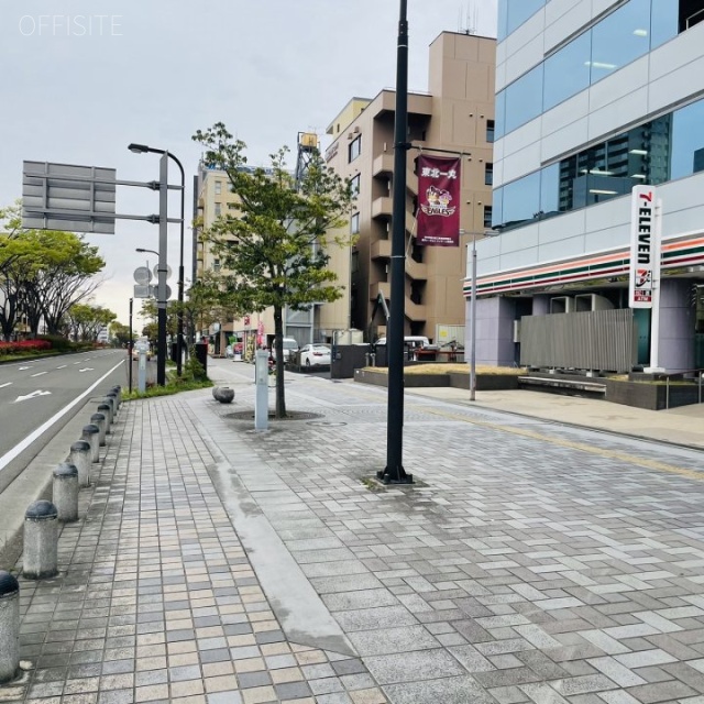 三共仙台東ビル 前面歩道