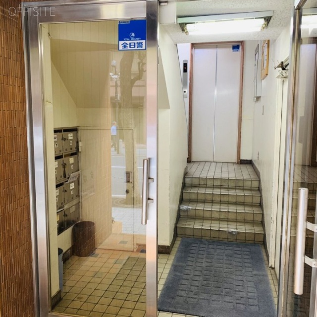 TKK新橋ビル エントランス