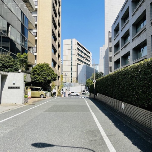 三番町TYプラザ ビル前面道路