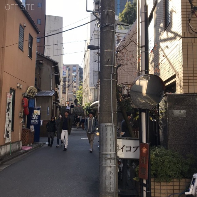 小倉ビル ビル前面道路