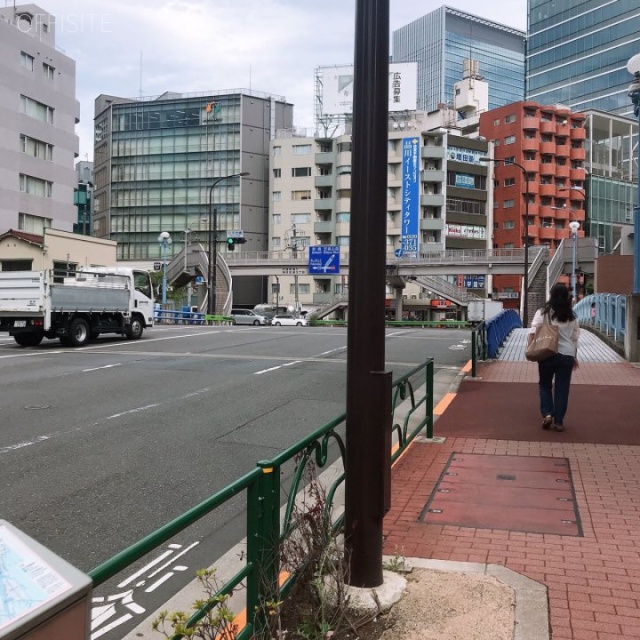 石川ビル ビル前面道路