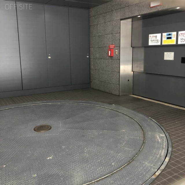 サクセス銀座ファーストビル 駐車場