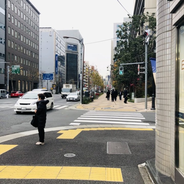 日本橋優和ビル ビル前面道路