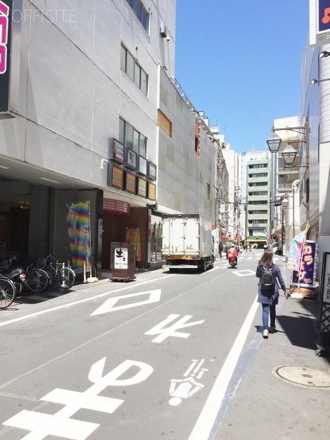 中根ビル ビル前面道路