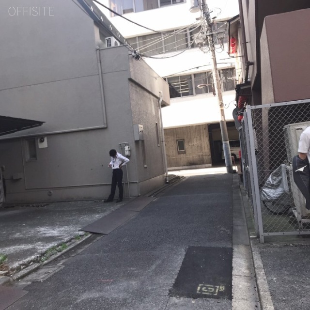 イチカワビル ビル前面道路