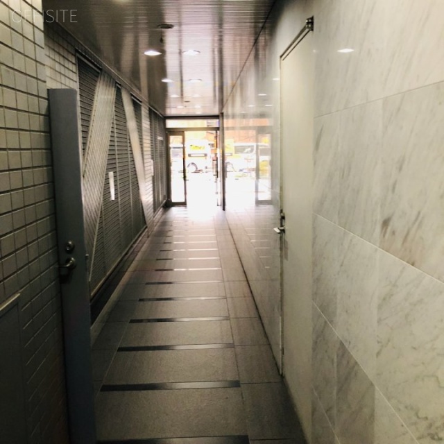 山崎須田町ビル エントランス