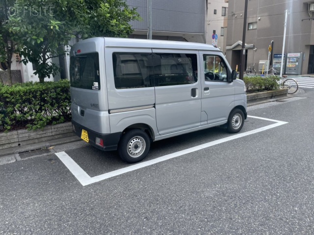 サングローリビル　近隣の白枠駐車場