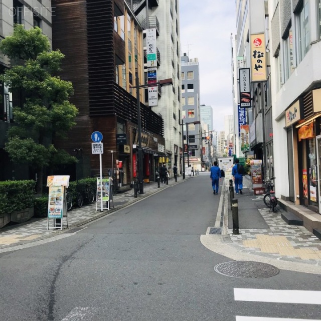 丸山ビル ビル前面道路