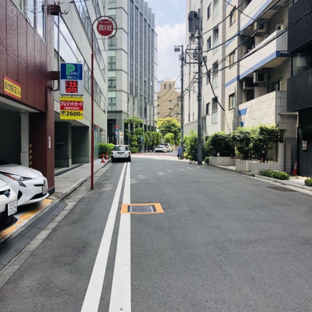 日本橋吉泉第二ビル ビル前面道路