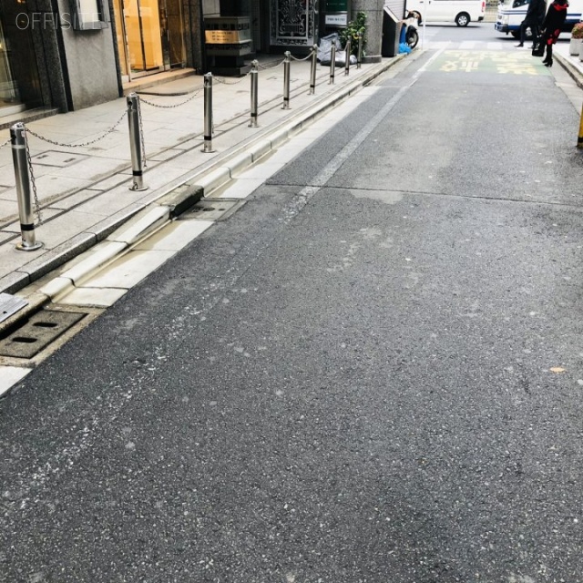 マミーワールドビル ビル前面道路