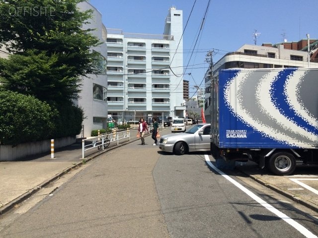 神宮前ビル ビル前面道路