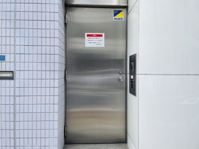 御徒町中央ビル　通用口