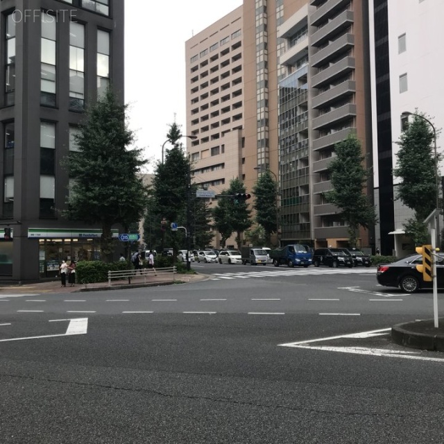 湯島1丁目ビル ビル前面道路