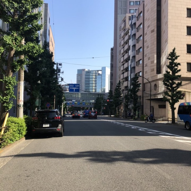 丸和ビル ビル前面道路
