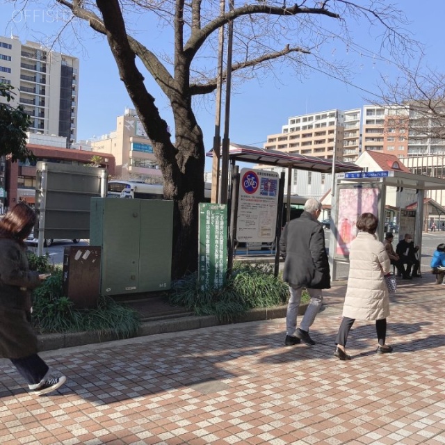 国立セントラルビル 前面歩道