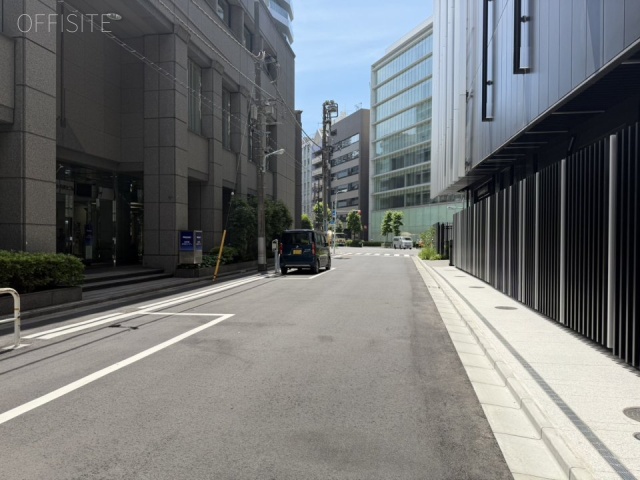 鈴木ビル　前面道路