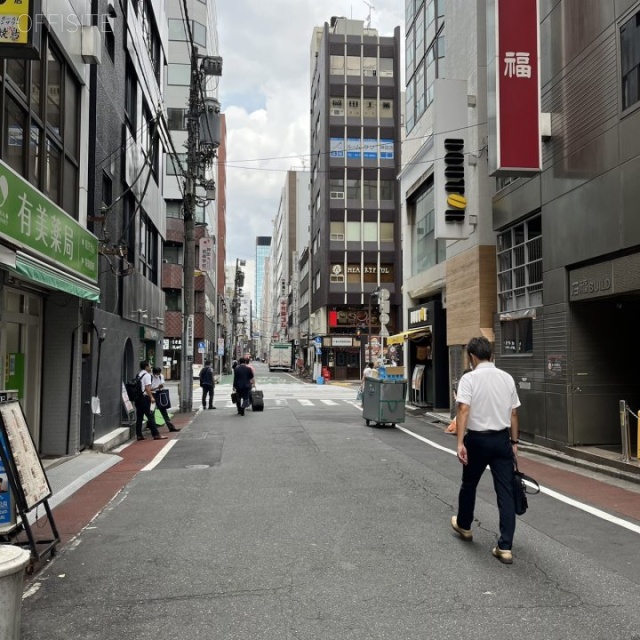 神田駅北口合同ビル 前面道路