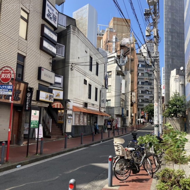 相鉄南幸第2ビル ビル前面道路