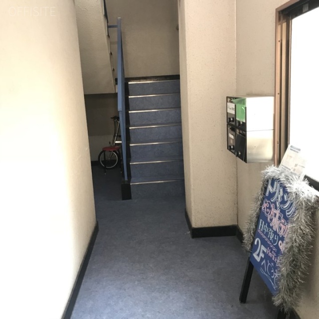 石田ビル エントランス