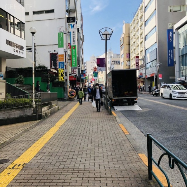 鈴木ビル ビル前面道路