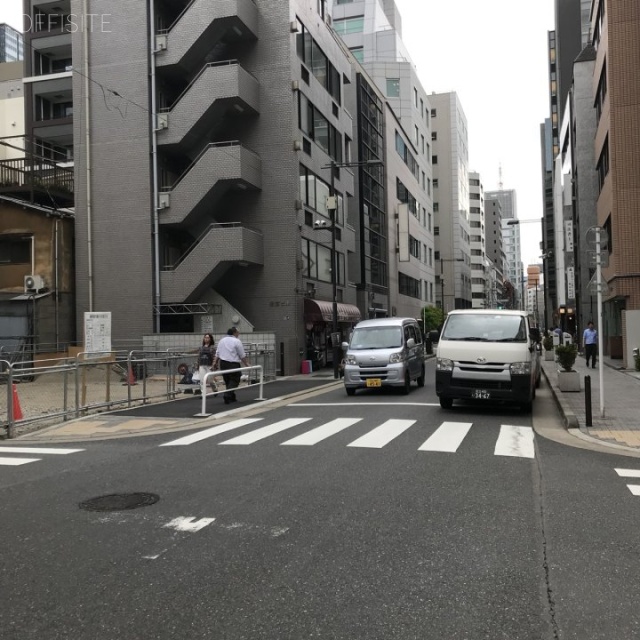 丸山ビル ビル前面道路