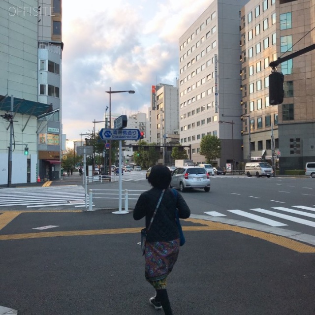 石田ビル東神田 ビル前面道路