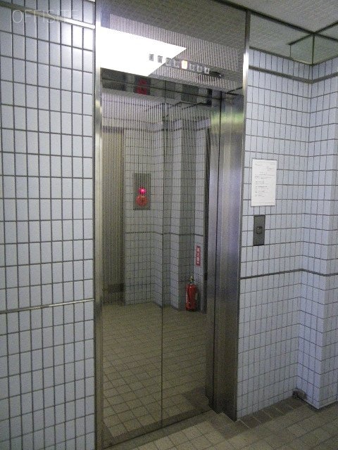近仁ビル　エレベーター