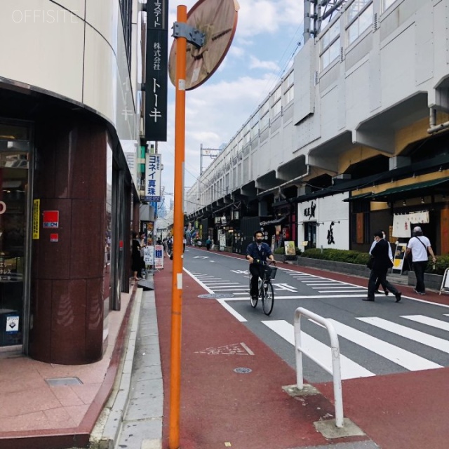 美鈴ビル ビル前面道路