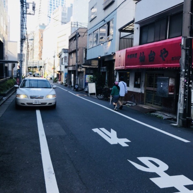 エクセルビル ビル前面道路