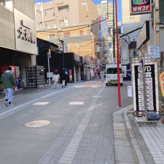 サラトガビル 前面道路