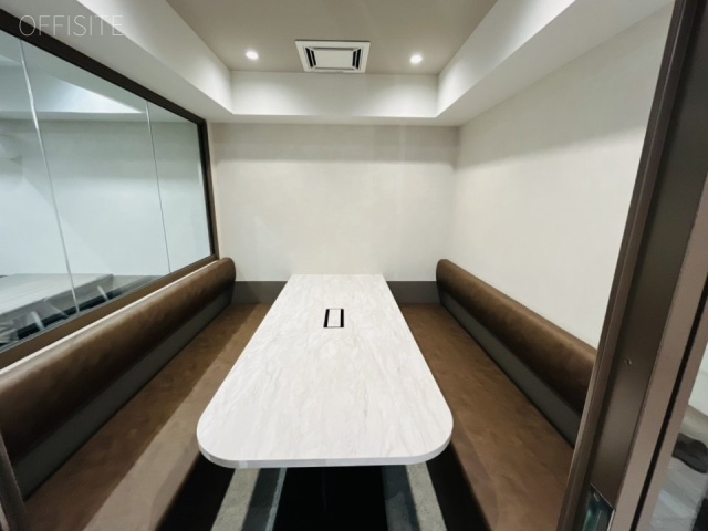 NOVEL WORK AKIHABARA　内装