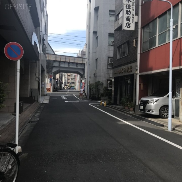 柳橋ビル ビル前面道路